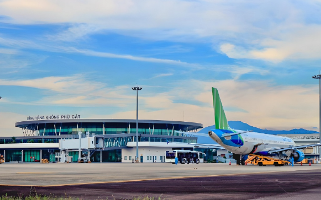 Hình ảnh sân bay Phù Cát – động lực thúc đẩy logistics và bất động sản công nghiệp miền Trung.